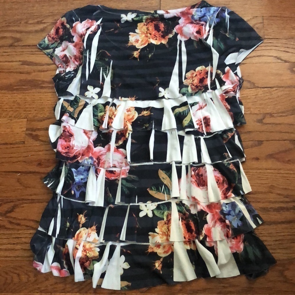 Women’s Ruffle Top - Picture 13 of 13